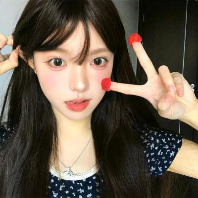红唇相吻